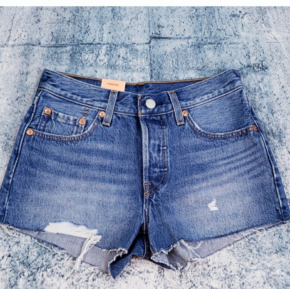 NWT Levi's 501 button-fly shorts